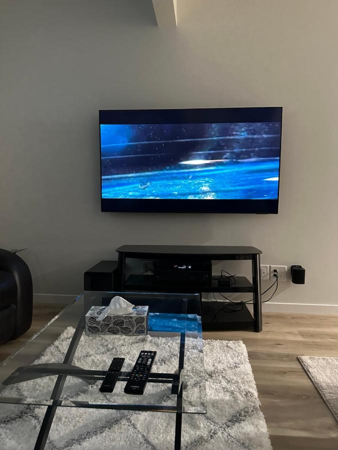 2 Bedroom 2 Washrooms Brand New Beautiful & Cozy Suite YYC Kültér fotó