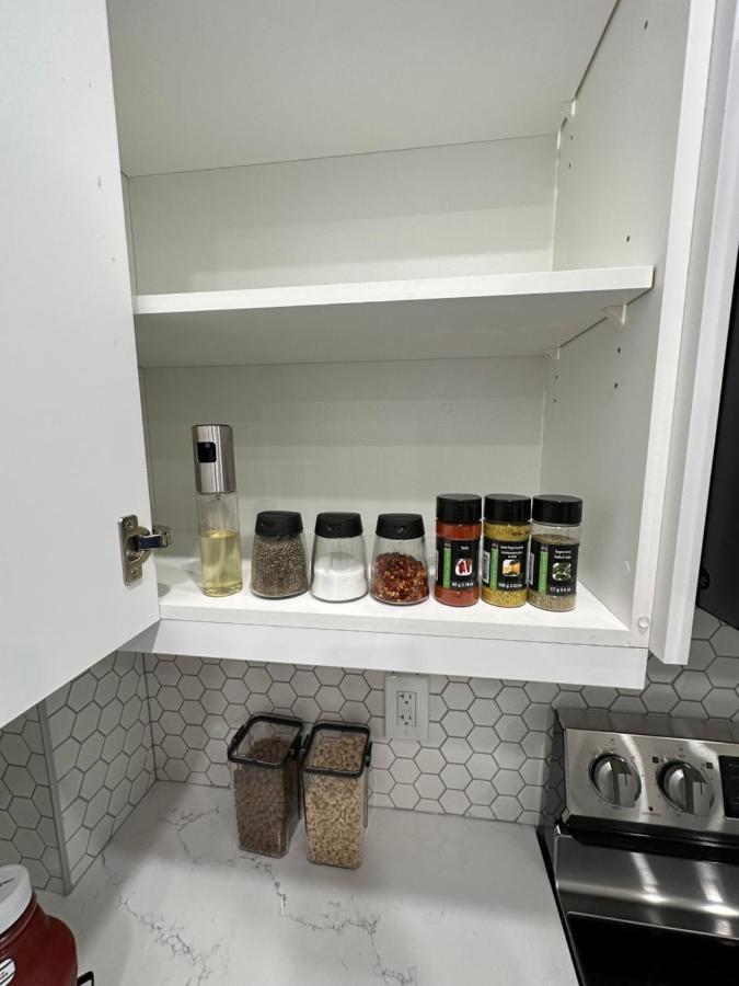 2 Bedroom 2 Washrooms Brand New Beautiful & Cozy Suite YYC Kültér fotó
