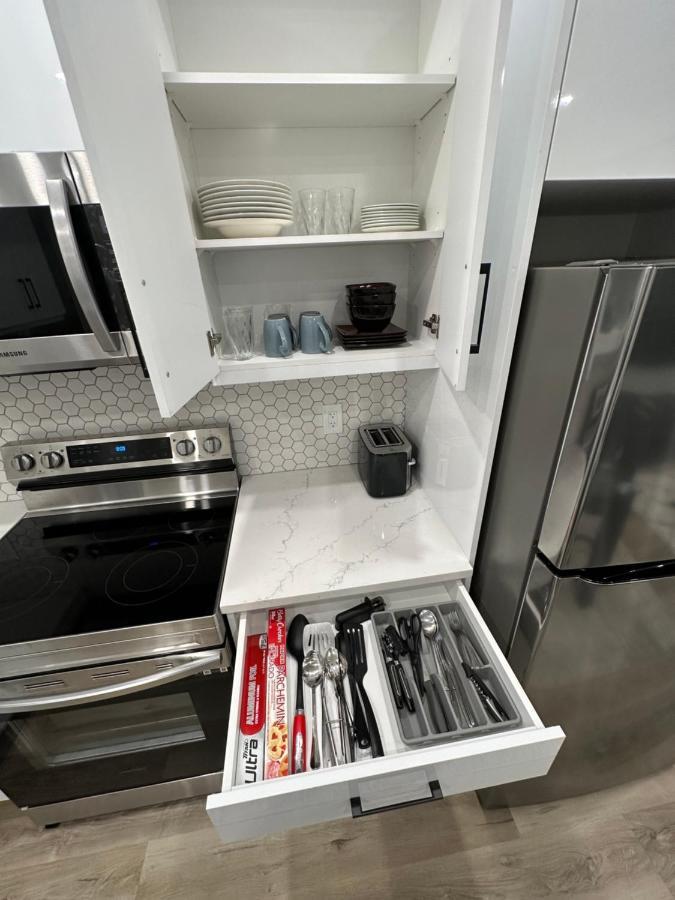 2 Bedroom 2 Washrooms Brand New Beautiful & Cozy Suite YYC Kültér fotó